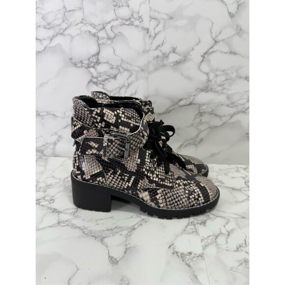 BCBGeneration Women’s Combat Boots sz 6 Snake Print NEW # bag 20-NN - Picture 1 of 10